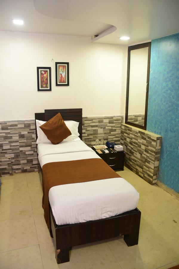Hotel K.C Residency Mumbai Luaran gambar